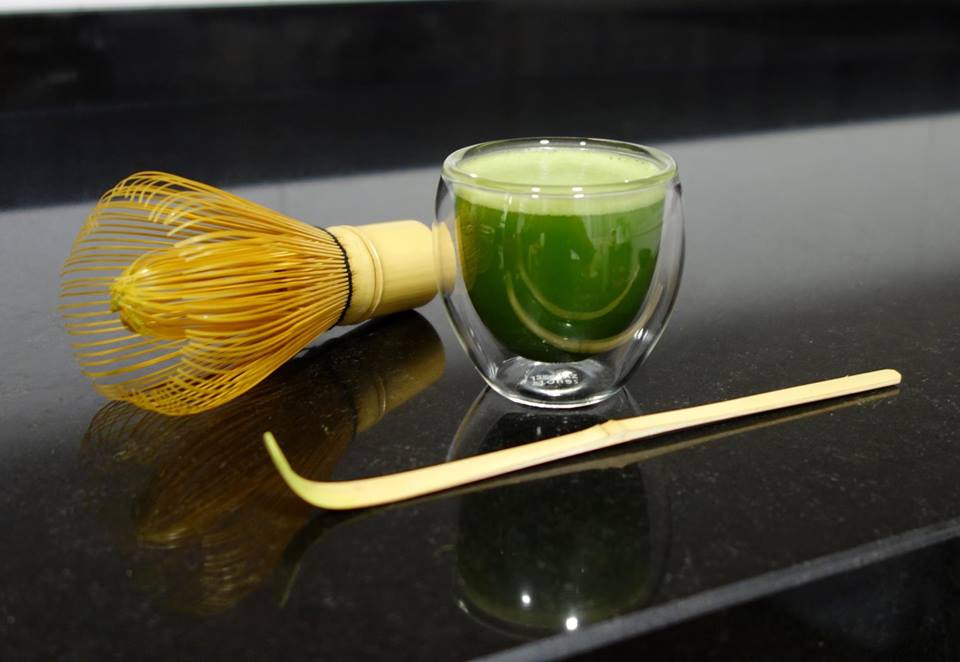 phan-biet-tra-xanh-matcha-nhat-ban-va-bot-tra-xanh